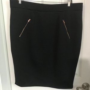 Black pencil skirt (with pockets!) by Ashley Nell Tipton sz 2X  Super Chic!